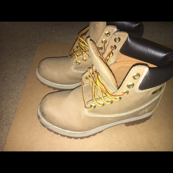 Timberland Shoes - Picture 4 of 9